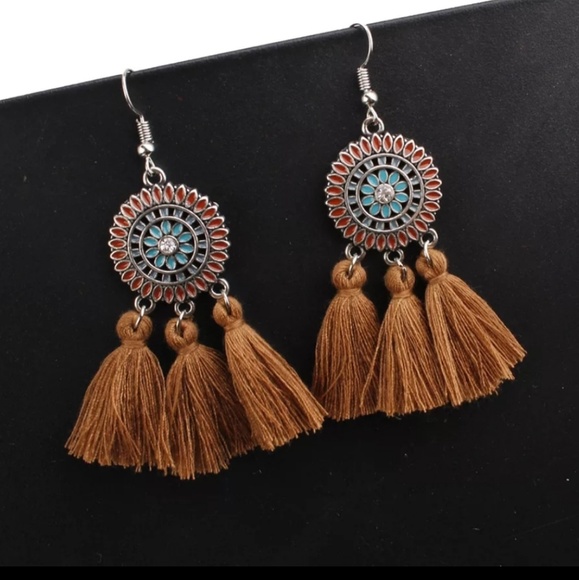 Western Tribal Tassel Dangling Earrings - Picture 2 of 4